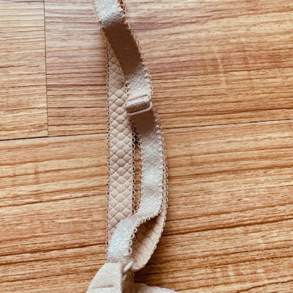 Vanity Fair nude bra size 34C - Picture 3 of 6